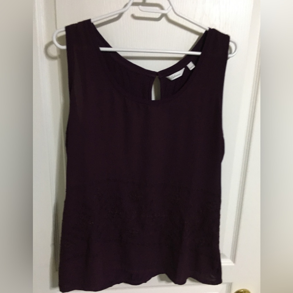 Sleeveless blouse